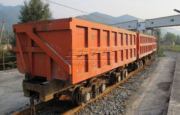 八輪曲軌側(cè)卸式礦車(側(cè)翻式礦車) 八輪曲軌側(cè)卸式礦車(側(cè)翻式礦車)